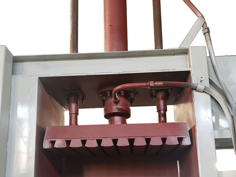 半自動(dòng)打包機(jī)3 半自動(dòng)打包機(jī)3